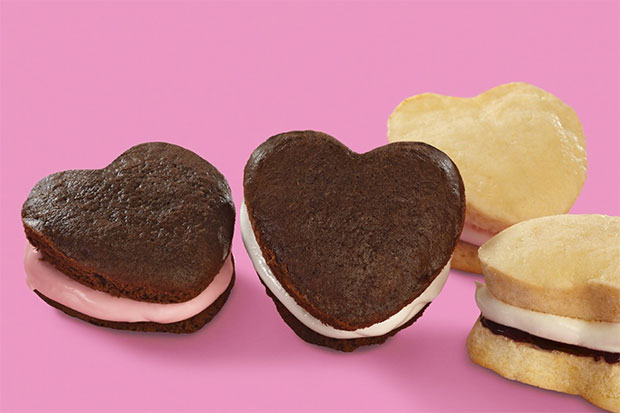 Wilton-Nonstick-heart-shaped-cookie-pan