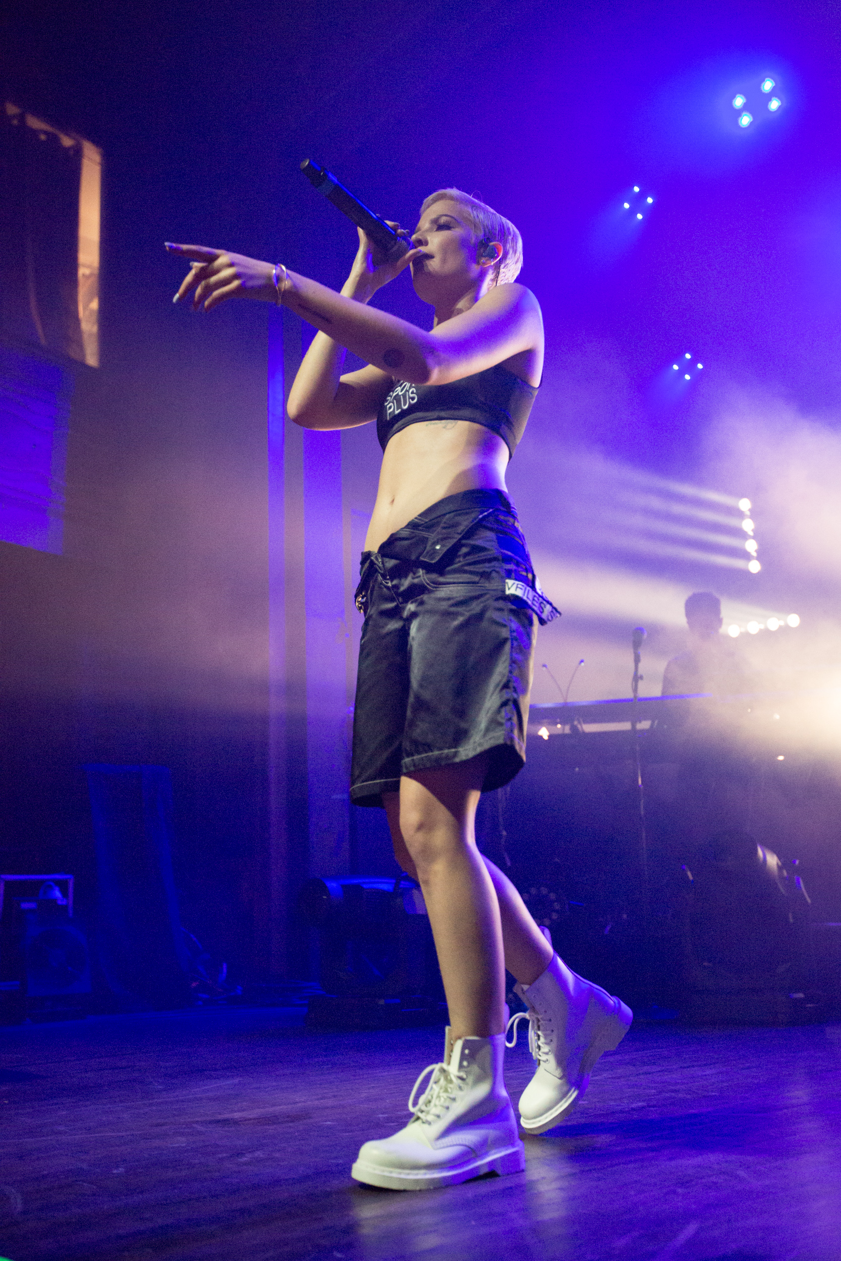 Halsey performs live at Webster Hall on October 22, 2015 - NickyDigital.com {SMILE}